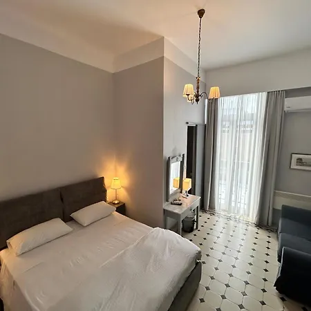 Tinion Urban 3*