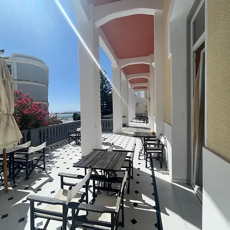 Hotell Tinion Urban Tínos