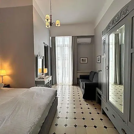 Tinion Urban Hotel 3*